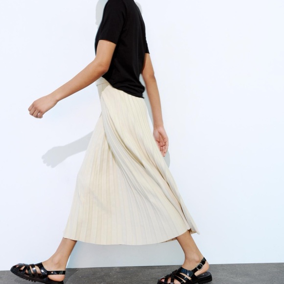ZARA SUEDE PLEATED MIDI SKIRT WITH TONAL BELT - Picture 6 of 9